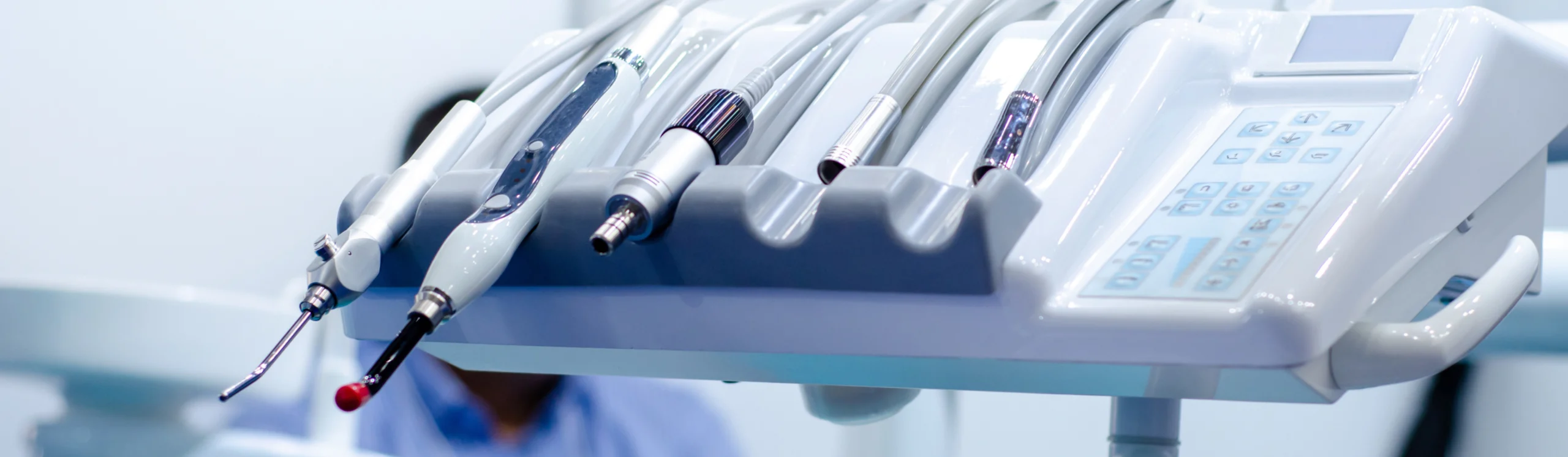 chirurgien dentiste bourgoin jeillieu scaled Implantologie Dentistes Bourgoin-Jallieu | Cabinet dentaire Y2